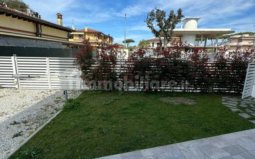 Trilocale via delle Cateratte 89, Cinquale, Montignoso — foto 7 di 15