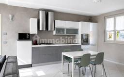 Villa unifamiliare, ottimo stato, 178 m², Polpenazze del Garda
