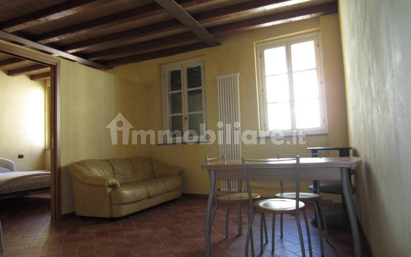 Bilocale Borgo del Correggio 17, Centro Storico, Parma