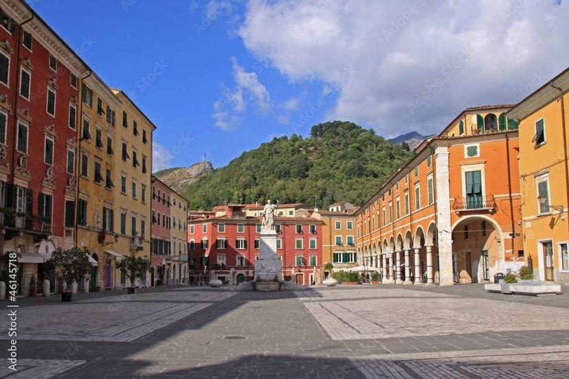 Bilocale ottimo stato, primo piano, Centro, Carrara — foto 22 di 25