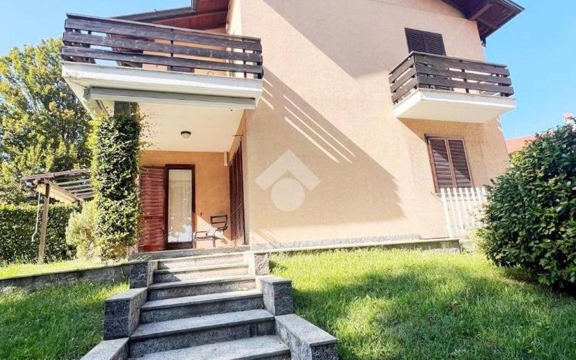 Villa bifamiliare via Libertà 42, Centro, Turate — foto 4 di 44