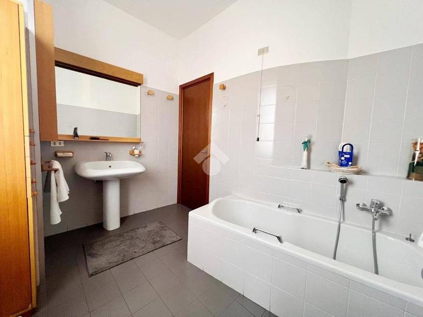 Villa bifamiliare via Libertà 42, Centro, Turate — foto 7 di 44
