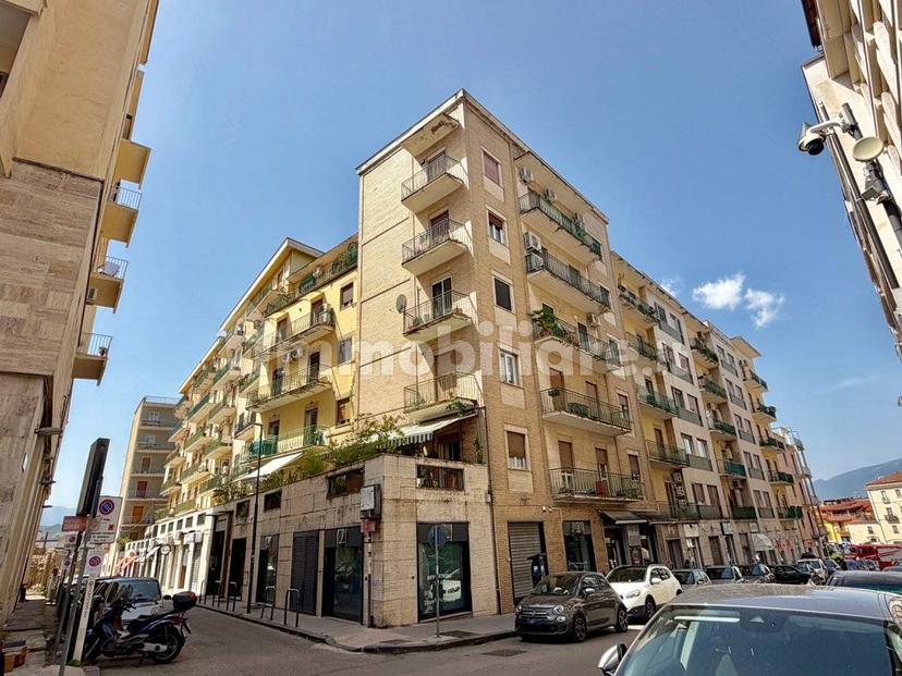 Trilocale via San Gaetano, Centro Storico, Benevento — foto 13 di 18