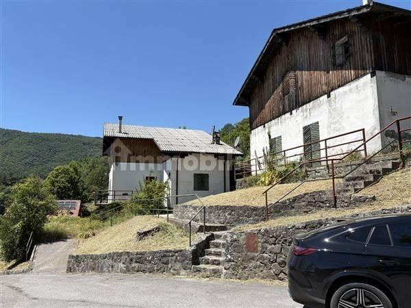 Appartamento via Provinciale, Sillano Giuncugnano — foto 3 di 9