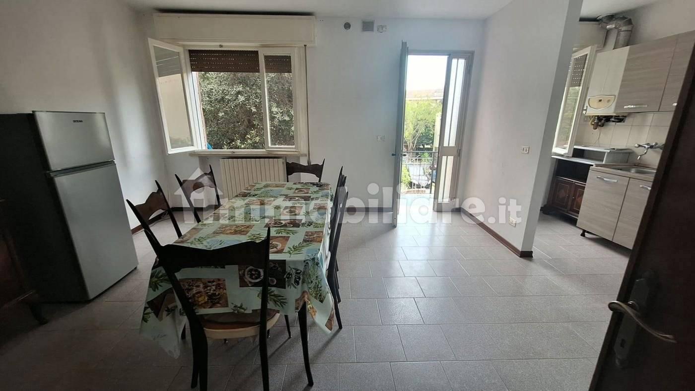 Trilocale piazzetta G. Carducci, 1, Centro, Legnago