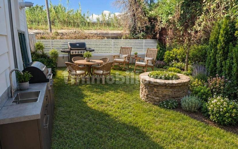 Villa bifamiliare via Fivizzano, Avenza, Carrara — foto 8 di 16