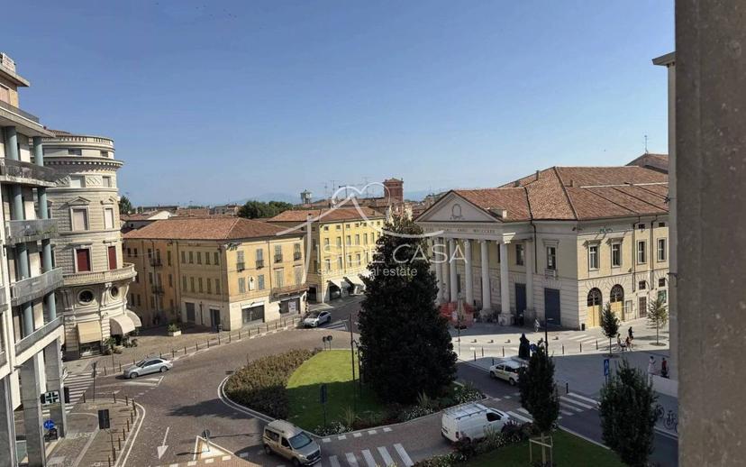 Trilocale piazza 80° Fanteria, 1, Centro, Mantova — foto 10 di 18