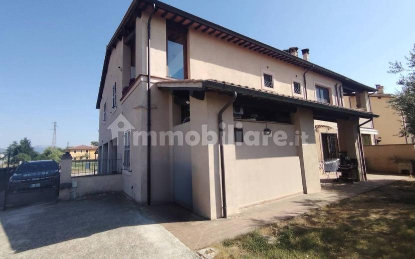 Bilocale via Luigi Einaudi, Castel Ritaldi — foto 3 di 12