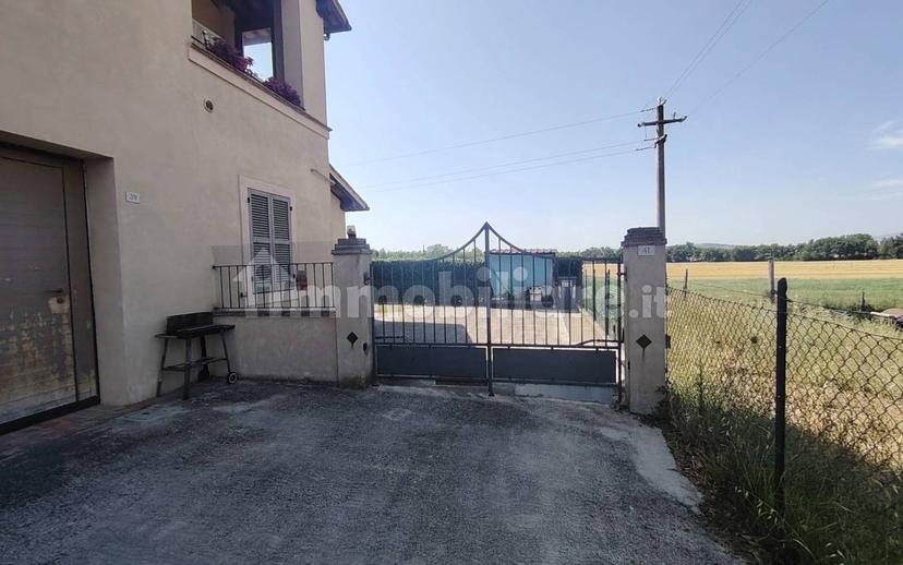 Bilocale via Luigi Einaudi, Castel Ritaldi — foto 10 di 12
