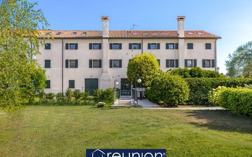 Bilocale via Guizzetti 109, Le Grazie, Casier