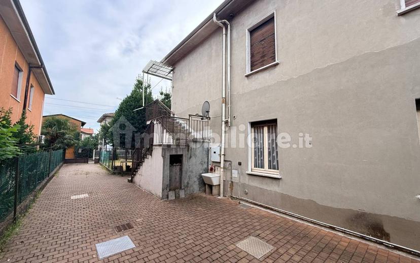 Villa bifamiliare via Raffaello Sanzio 19, Centro, Cavaria con Premezzo — foto 15 di 28