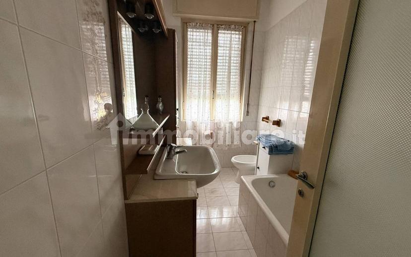 Villa bifamiliare via Raffaello Sanzio 19, Centro, Cavaria con Premezzo — foto 2 di 28