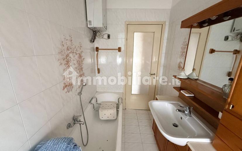 Villa bifamiliare via Raffaello Sanzio 19, Centro, Cavaria con Premezzo — foto 21 di 28