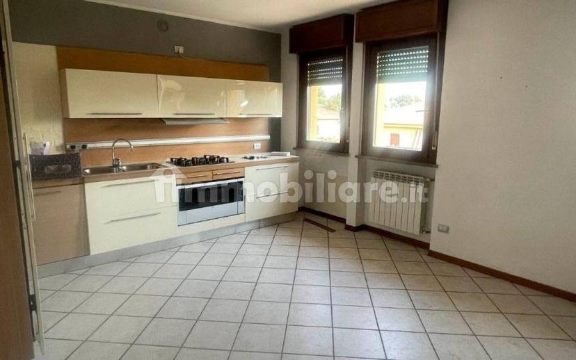 Trilocale via Pietro Nenni 11, Vescovato — foto 8 di 17