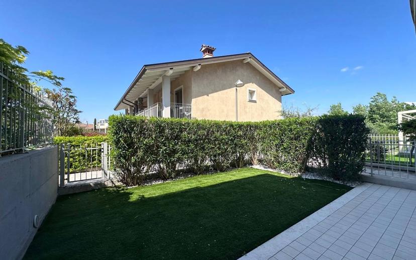 Trilocale via Forte Villa, 8, Peschiera del Garda — foto 10 di 11