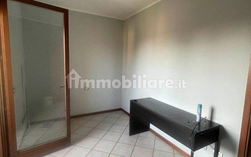 Trilocale via Pietro Nenni 11, Vescovato — foto 9 di 17