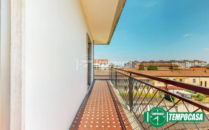 Trilocale buono stato, terzo piano, Centro, Valenza — foto 9 di 16