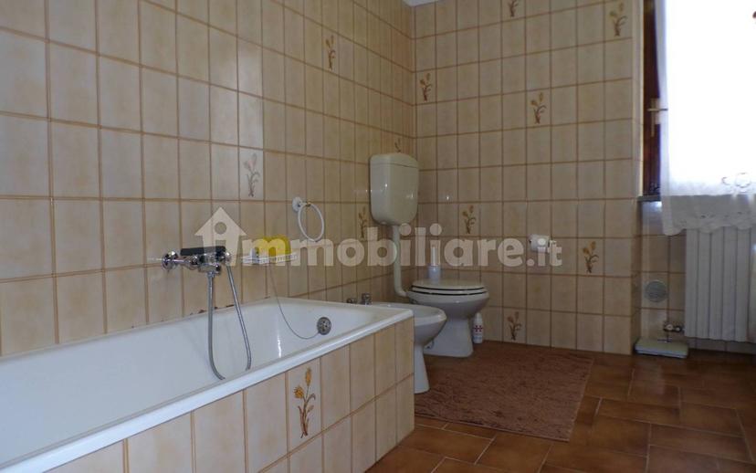 Villa bifamiliare via Giuseppe Garibaldi, Centro, Biandronno — foto 21 di 36