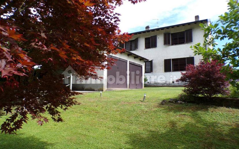 Villa bifamiliare via Giuseppe Garibaldi, Centro, Biandronno — foto 2 di 36
