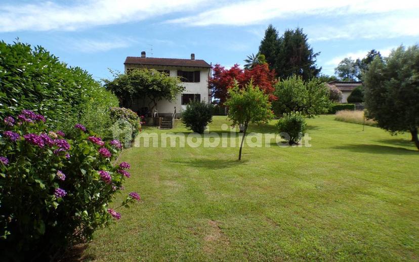 Villa bifamiliare via Giuseppe Garibaldi, Centro, Biandronno — foto 30 di 36