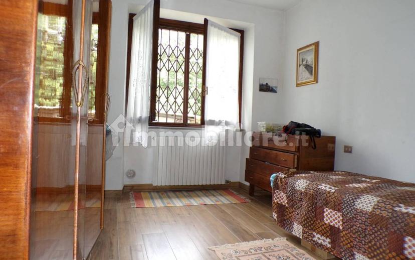 Villa bifamiliare via Giuseppe Garibaldi, Centro, Biandronno — foto 9 di 36