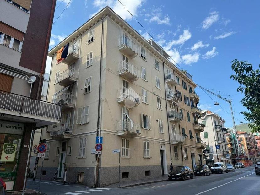 Bilocale via Francesco Bogliolo 5, Centro, Alassio — foto 4 di 14