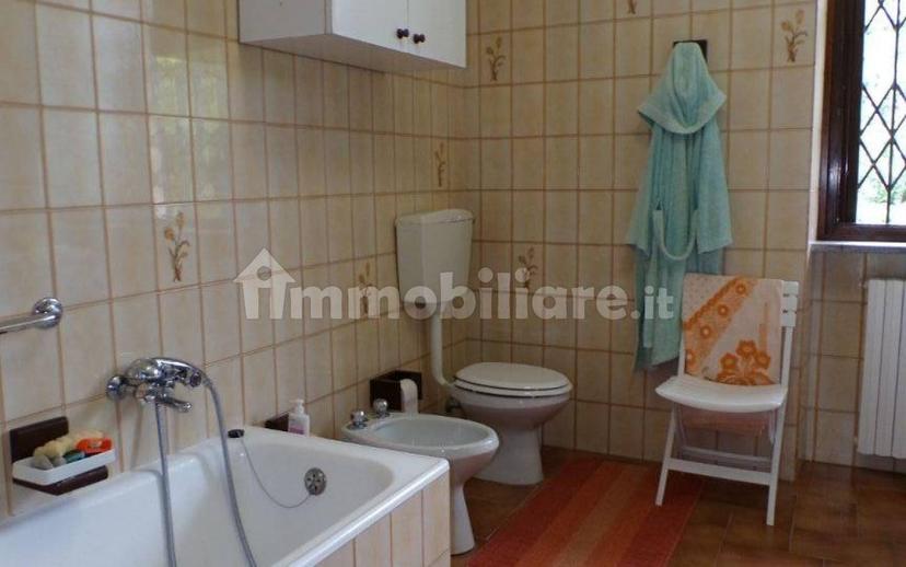 Villa bifamiliare via Giuseppe Garibaldi, Centro, Biandronno — foto 33 di 36