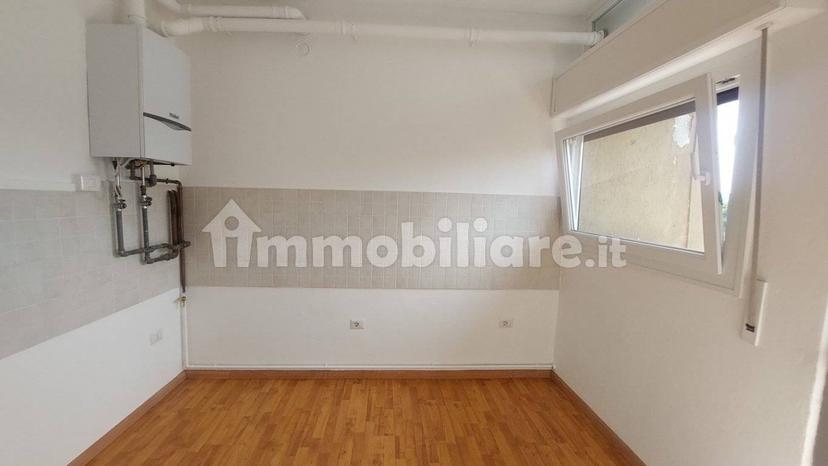 Trilocale via Varallo Pombia 3, Centro, Castelletto Sopra Ticino — foto 6 di 20