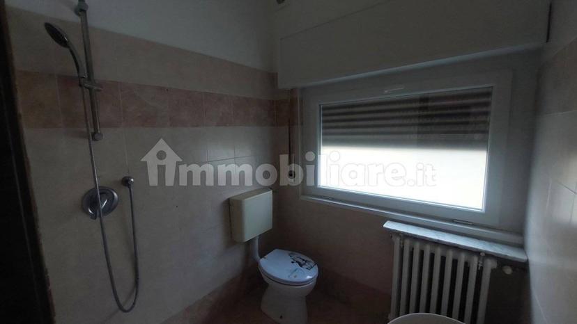 Trilocale via Varallo Pombia 3, Centro, Castelletto Sopra Ticino — foto 13 di 20