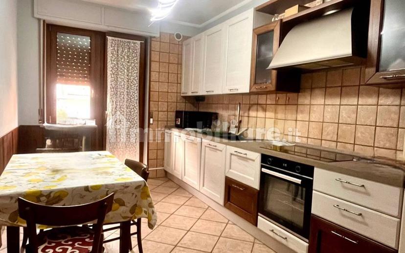 Stanza singola viale Roma 18, Novara — foto 3 di 8