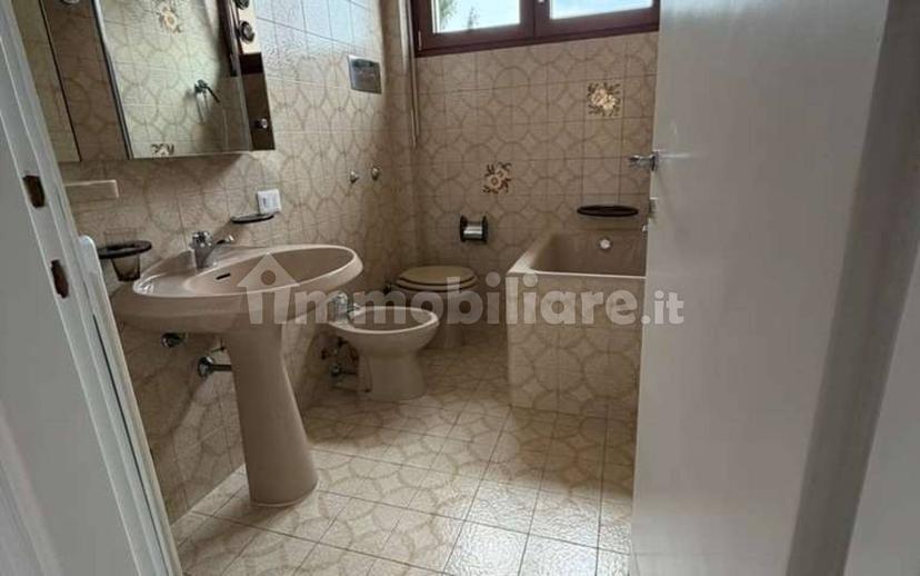 Bilocale via Xxv Aprile, 8, Centro, Carnago