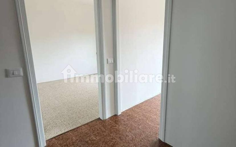 Bilocale via Xxv Aprile, 8, Centro, Carnago — foto 4 di 23