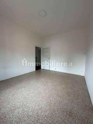 Bilocale via Xxv Aprile, 8, Centro, Carnago — foto 2 di 23