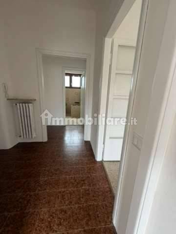 Bilocale via Xxv Aprile, 8, Centro, Carnago — foto 3 di 23