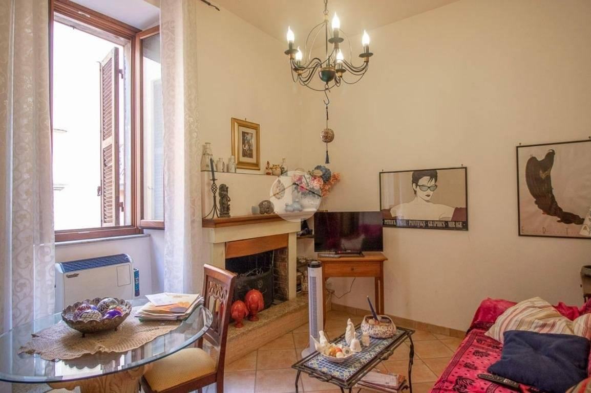 Quadrilocale via cavour 41, Centro, Magliano Sabina