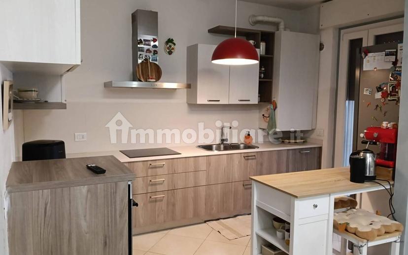 Trilocale ottimo stato, piano rialzato, Centro, Castiglione delle Stiviere — foto 8 di 21