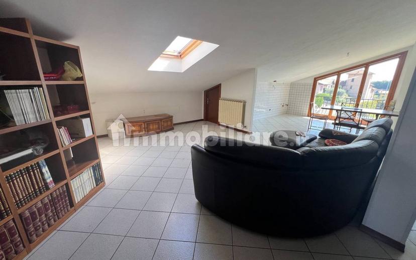 Villa unifamiliare via Alcide De Gasperi 5, Centro, Olgiate Comasco — foto 3 di 53