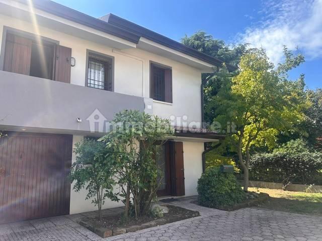 Villa bifamiliare via Vittorio Veneto, Centro, Resana — foto 6 di 9