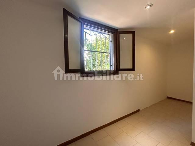 Villa bifamiliare via Vittorio Veneto, Centro, Resana — foto 3 di 9