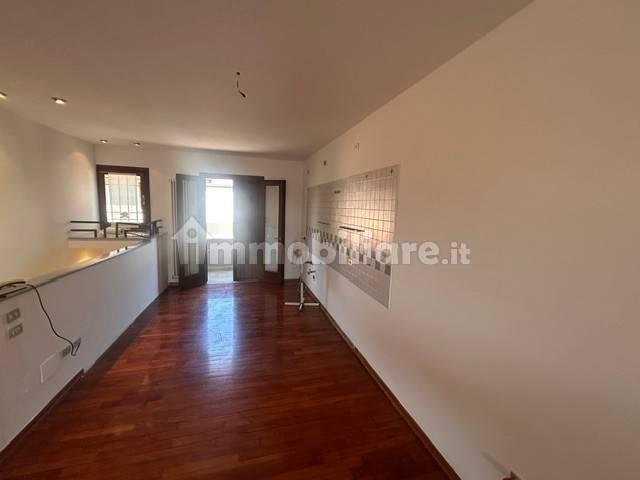 Villa bifamiliare via Vittorio Veneto, Centro, Resana — foto 5 di 9