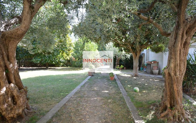 Villa unifamiliare via Comuni d'Europa, Montuolo, Lucca — foto 3 di 39