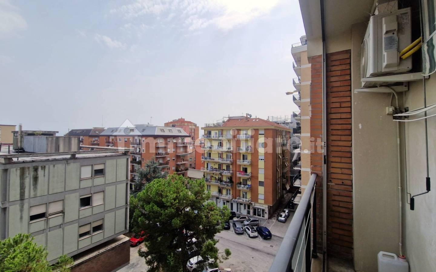 Bilocale viale Alcide De Gasperi 27, De Gasperi, Conad, San Benedetto del Tronto