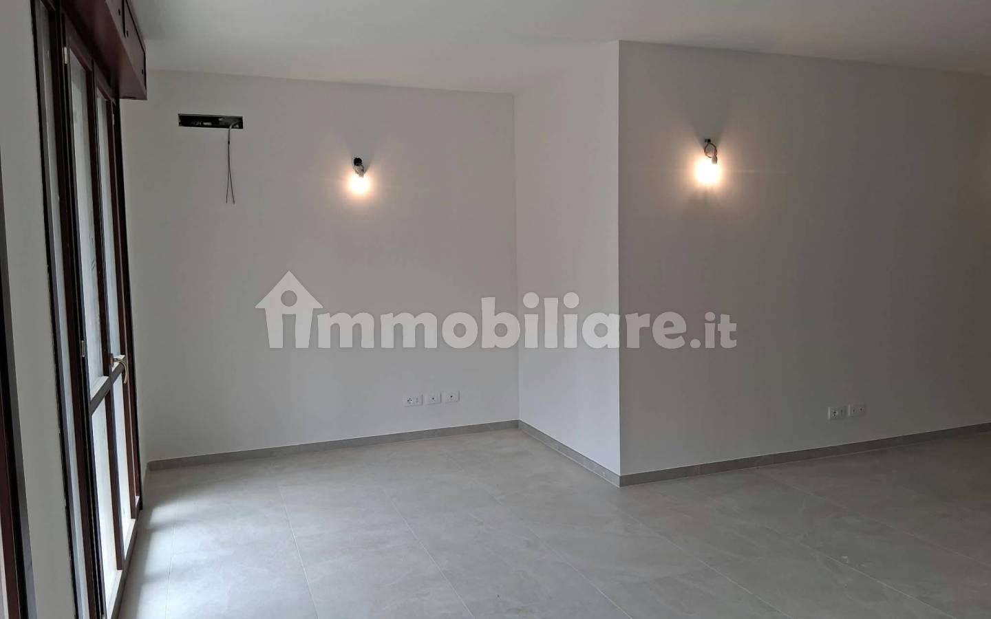Appartamento ottimo stato, primo piano, Carrozzone, Reggio Emilia