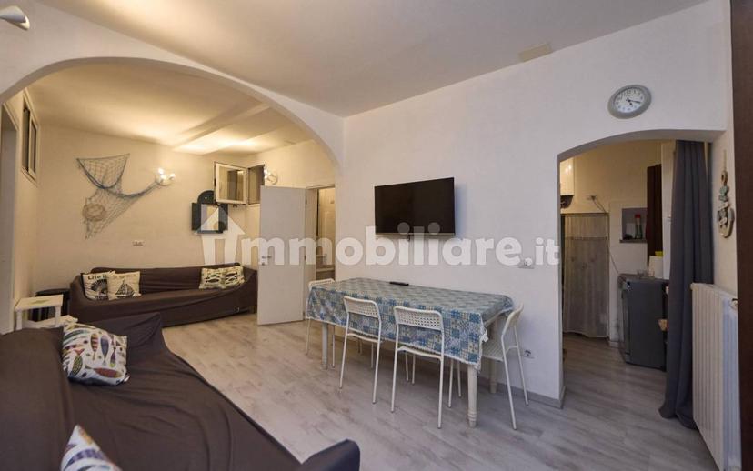 Trilocale Vico Perata, Centro, Varazze — foto 3 di 16