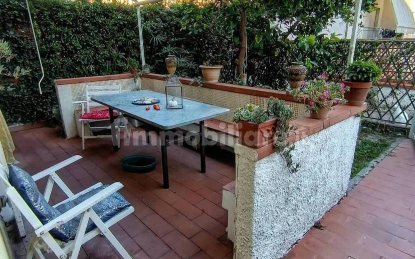 Villa a schiera Marina di Massa, Marina di Massa Centro, Massa — foto 13 di 22
