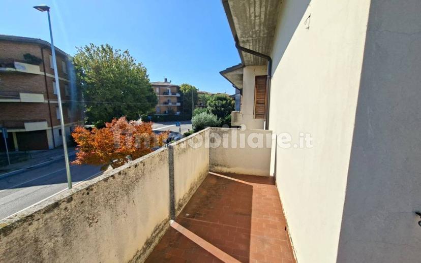 Trilocale buono stato, primo piano, Centro, Valeggio sul Mincio — foto 5 di 14