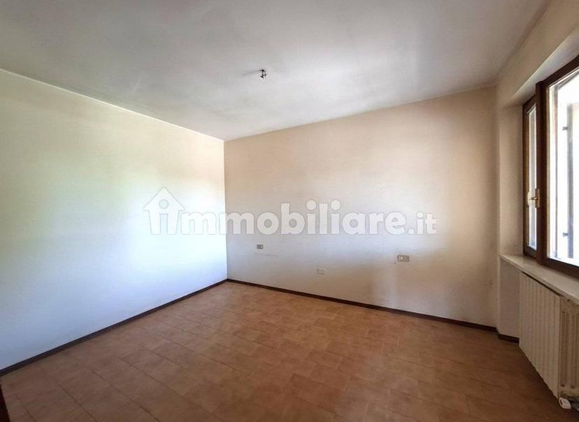 Trilocale buono stato, primo piano, Centro, Valeggio sul Mincio — foto 6 di 14