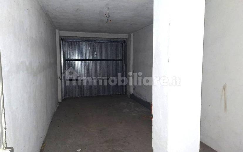Trilocale buono stato, primo piano, Centro, Valeggio sul Mincio — foto 10 di 14