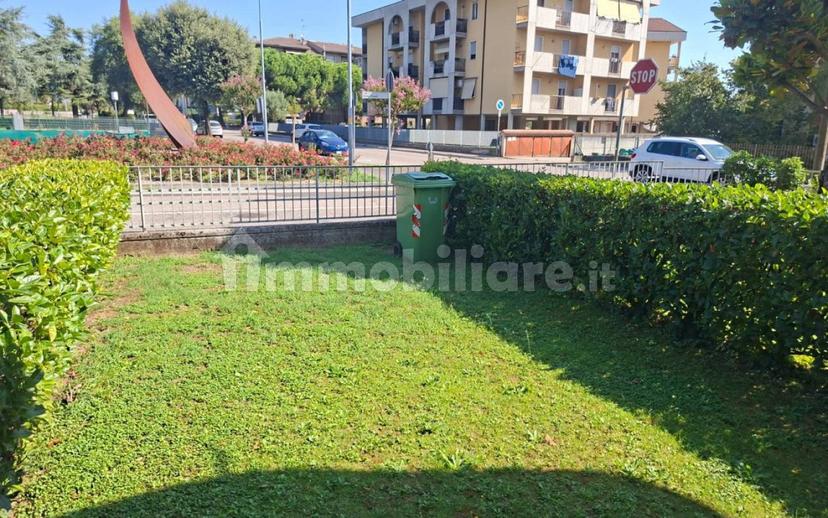 Trilocale buono stato, primo piano, Centro, Valeggio sul Mincio — foto 9 di 14