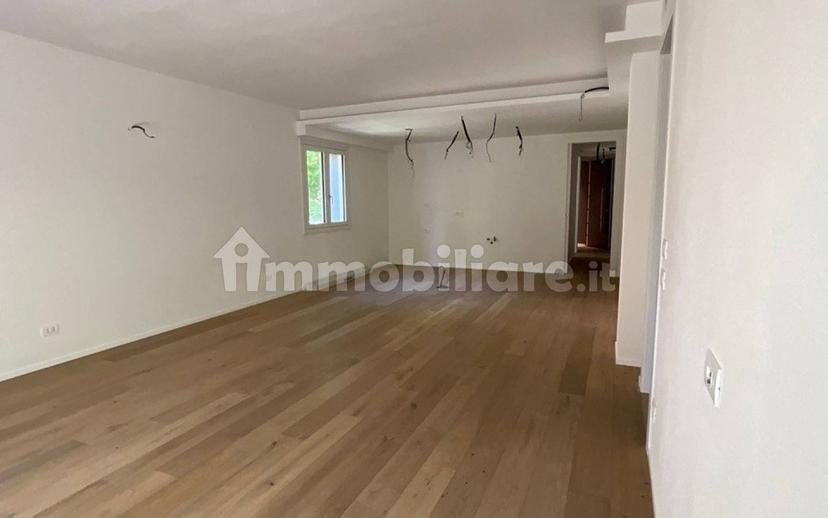 Appartamento viale Camillo Benso di Cavour 65, Centro Storico, Ferrara — foto 2 di 12
